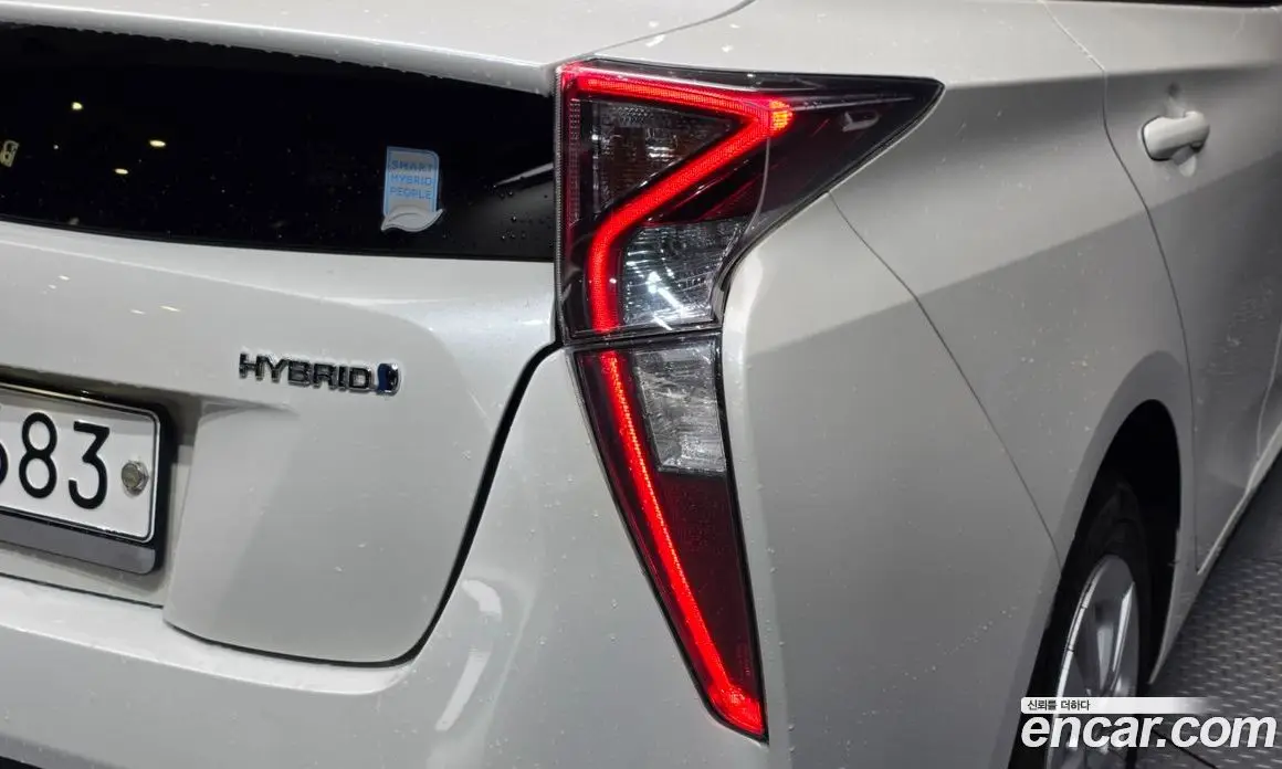 Toyota Prius 2017 1.8 АКПП, фото 9
