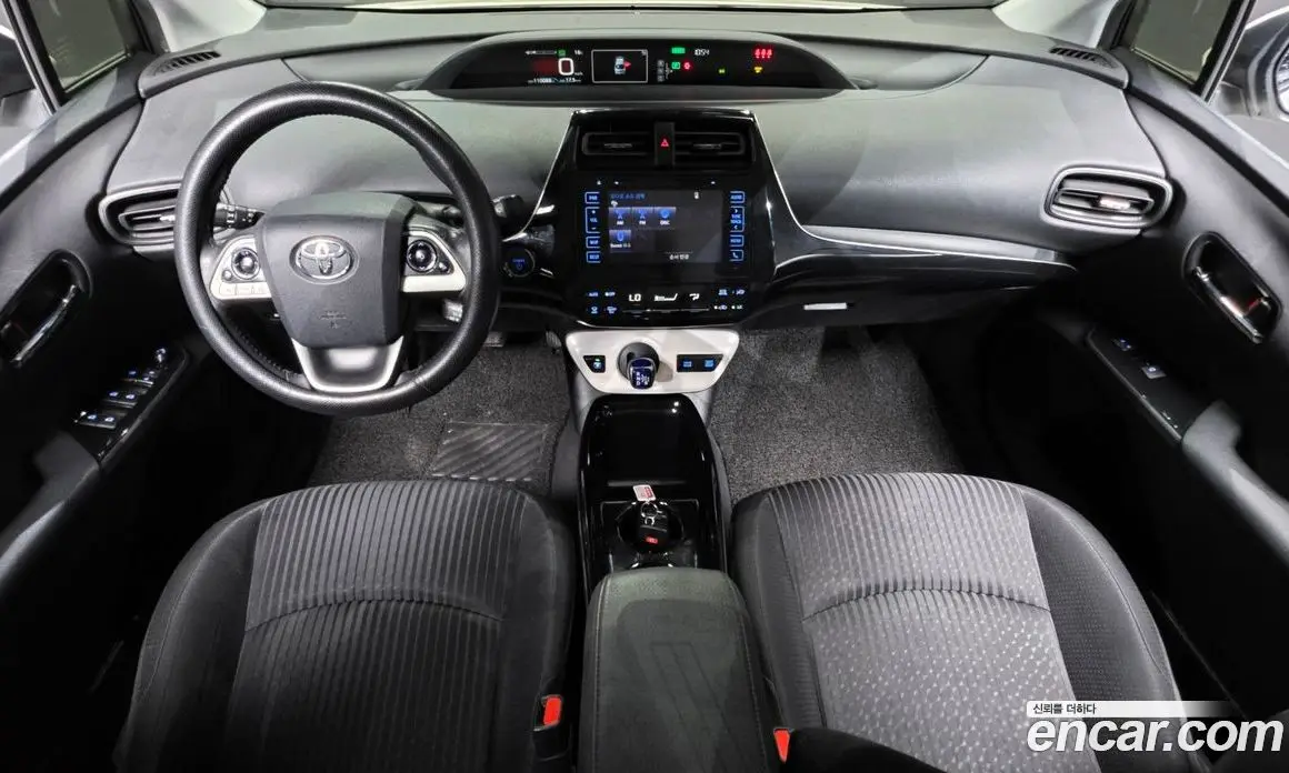 Toyota Prius 2017 1.8 АКПП, фото 10