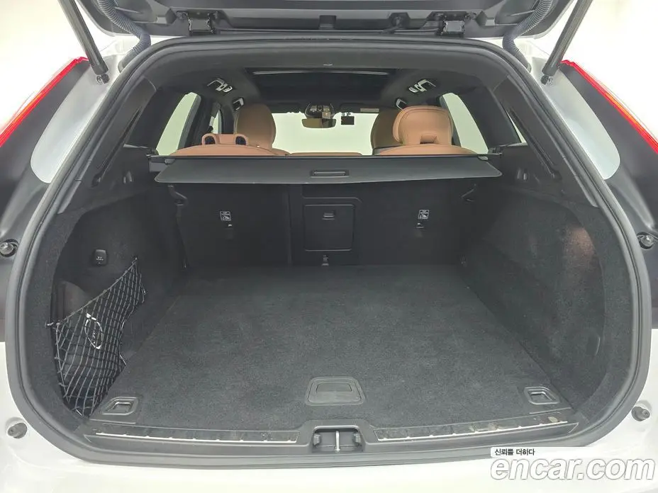 Volvo XC60 2024 2.0 АКПП, фото 20