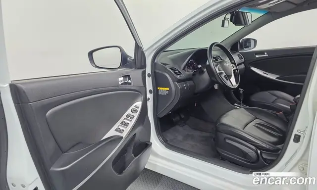 Hyundai Accent 2013 1.6 АКПП, миниатюра 10 Hyundai Accent 2013 1.6 АКПП, миниатюра 10
