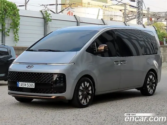 Hyundai Staria 2023 2.2 АКПП, миниатюра 3