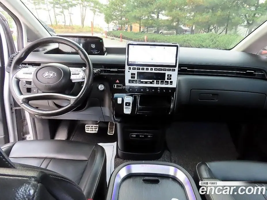 Hyundai Staria 2023 2.2 АКПП, фото 5