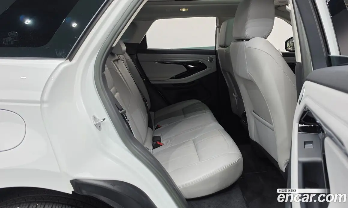 Land Rover Range Rover Evoque 2023 2.0 АКПП, фото 17