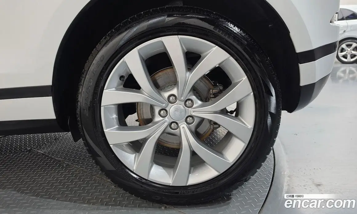 Land Rover Range Rover Evoque 2023 2.0 АКПП, фото 7