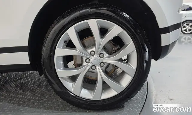 Land Rover Range Rover Evoque 2023 2.0 АКПП, миниатюра 7