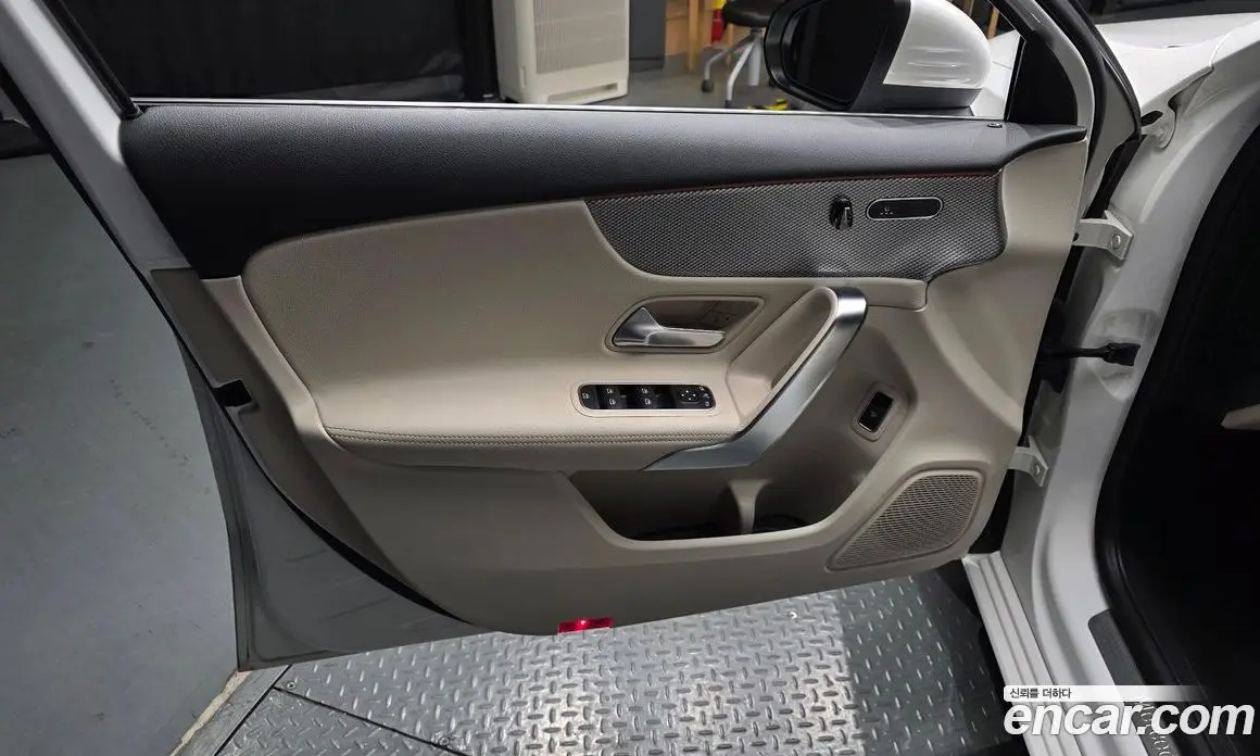 Mercedes-Benz A-Class 2022 2.0 АКПП, фото 14