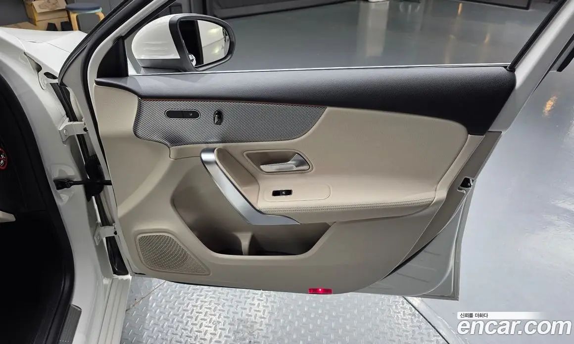 Mercedes-Benz A-Class 2022 2.0 АКПП, фото 15