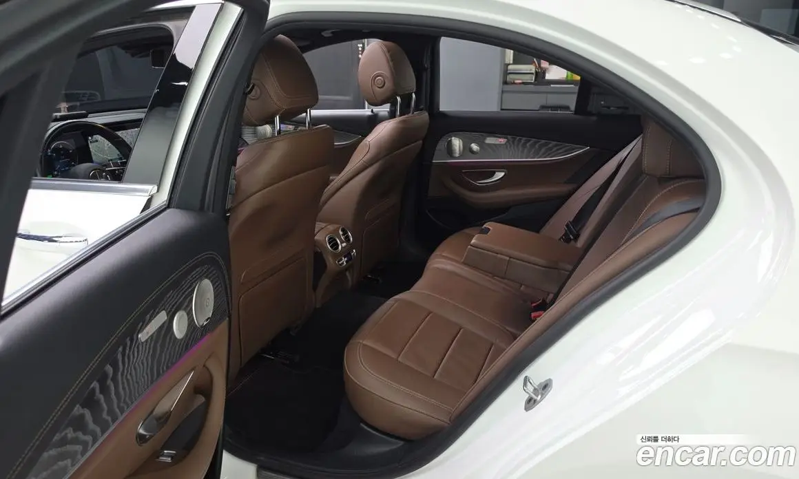 Mercedes-Benz E-Class 2022 2.0 АКПП, фото 17