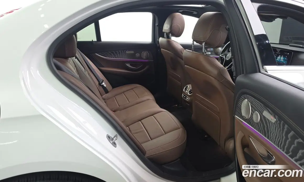 Mercedes-Benz E-Class 2022 2.0 АКПП, фото 18