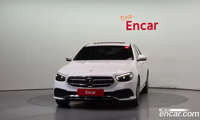 Mercedes-Benz E-Class 2022 2.0 АКПП, миниатюра 3