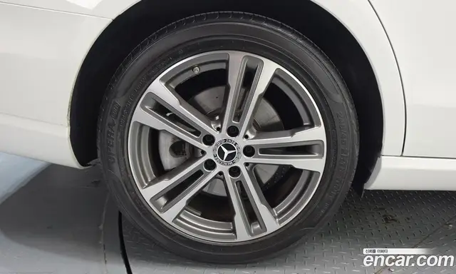 Mercedes-Benz E-Class 2022 2.0 АКПП, миниатюра 5