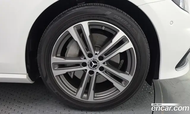 Mercedes-Benz E-Class 2022 2.0 АКПП, миниатюра 7