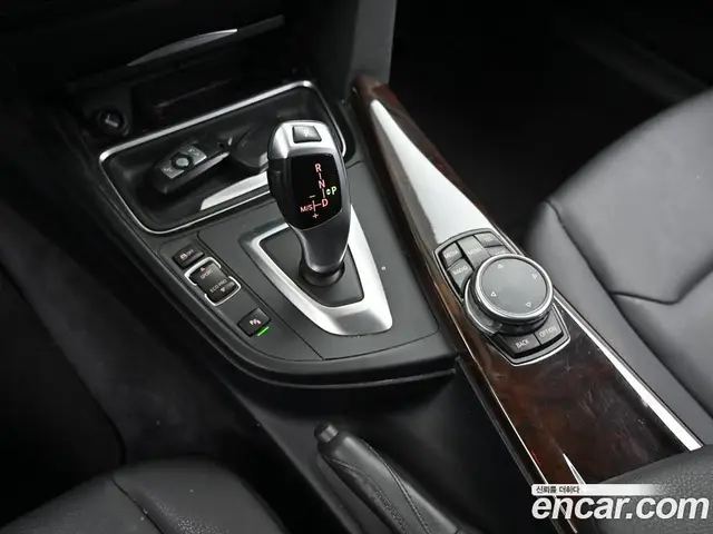 BMW 3 серия 2015 2.0 АКПП, миниатюра 9 BMW 3 серия 2015 2.0 АКПП, миниатюра 9