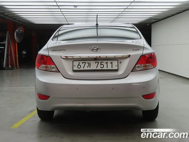Hyundai Accent 2012 1.6 АКПП, миниатюра 3