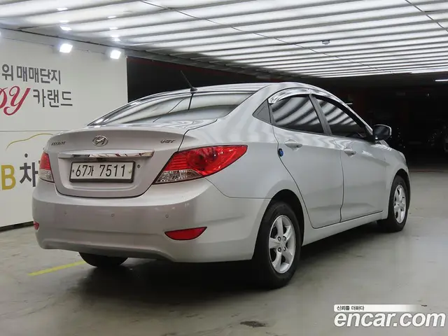 Hyundai Accent 2012 1.6 АКПП, миниатюра 4