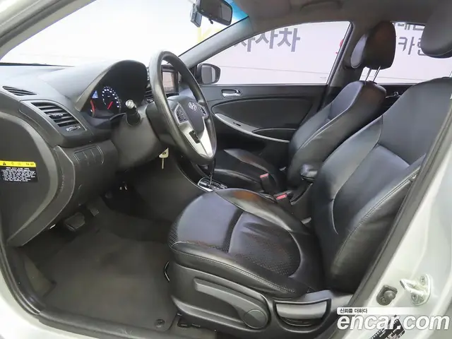 Hyundai Accent 2012 1.6 АКПП, миниатюра 5