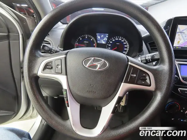 Hyundai Accent 2012 1.6 АКПП, миниатюра 8