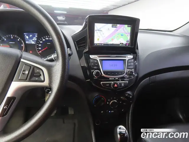 Hyundai Accent 2012 1.6 АКПП, миниатюра 10