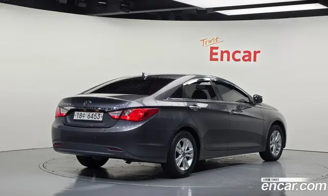Hyundai Sonata 2012 2.0 АКПП, миниатюра 2