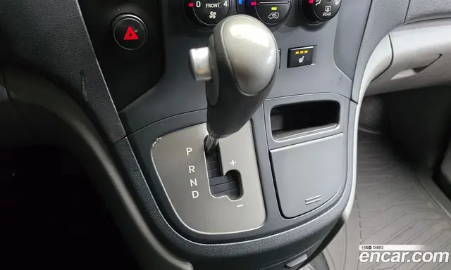Hyundai Starex 2015 2.5 АКПП, миниатюра 9