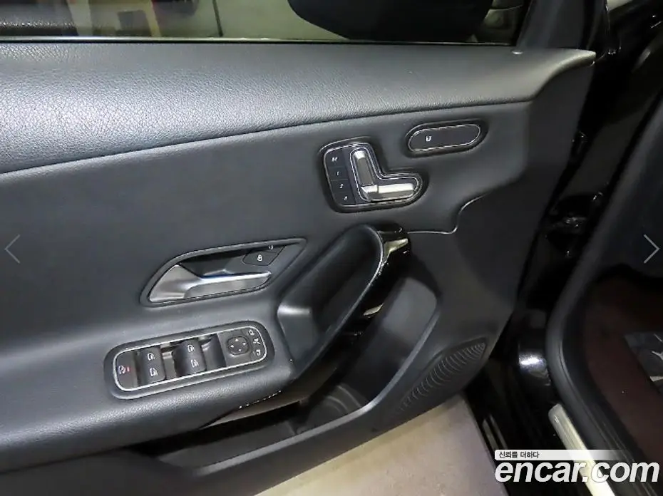 Mercedes-Benz A-Class 2019 2.0 АКПП, фото 17