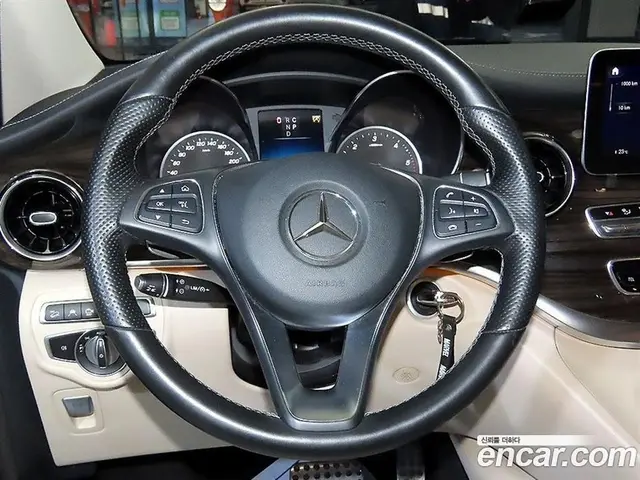 Mercedes-Benz V-Class 2021 1.9 АКПП, миниатюра 8