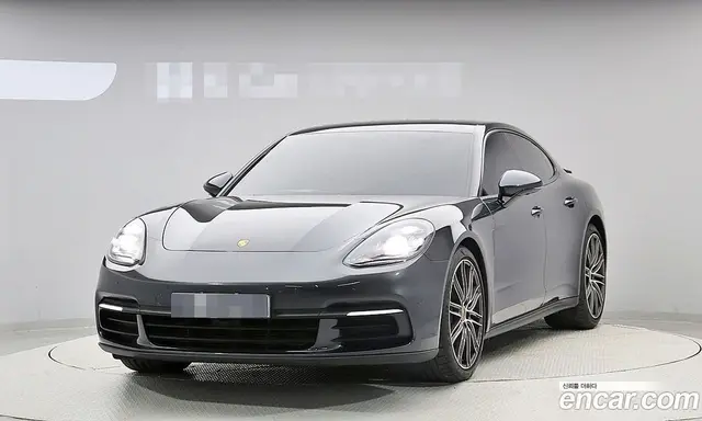 Porsche Panamera, 2018, 105 818 км