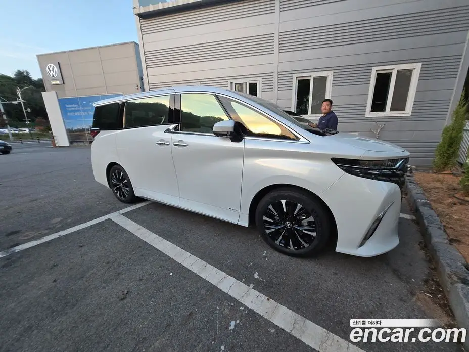 Toyota Alphard 2025 2.5 АКПП, фото 3
