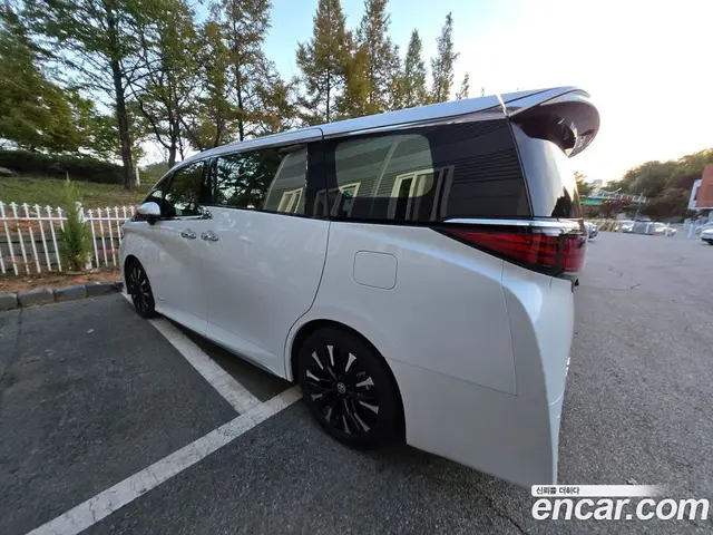 Toyota Alphard 2025 2.5 АКПП, миниатюра 4