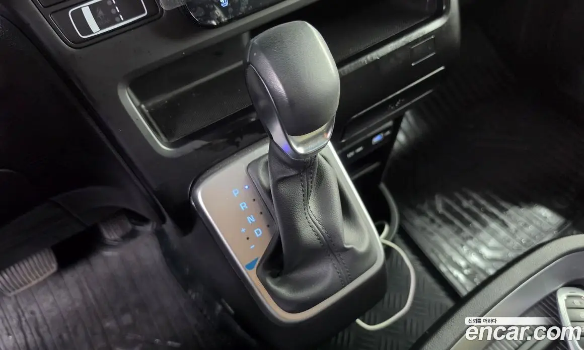 Hyundai Staria 2024 2.2 АКПП, фото 9