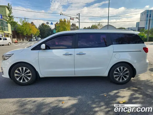 Kia Carnival 2015 2.2 АКПП, миниатюра 4 Kia Carnival 2015 2.2 АКПП, миниатюра 4