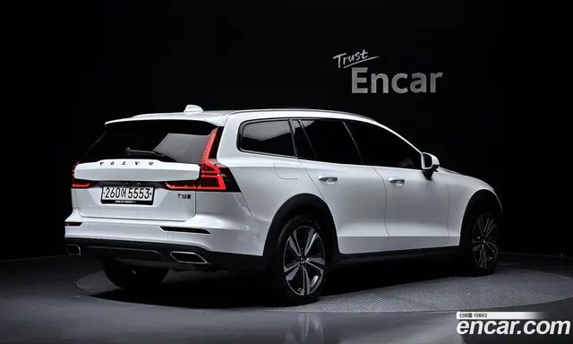 Volvo V60 2019 2.0 АКПП, миниатюра 2 Volvo V60 2019 2.0 АКПП, миниатюра 2