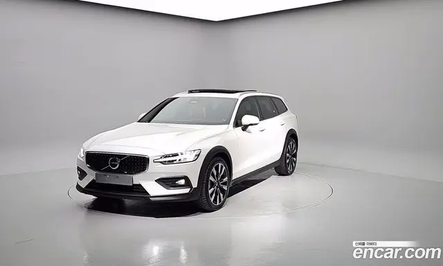 Volvo V60, 2024, 33 681 км