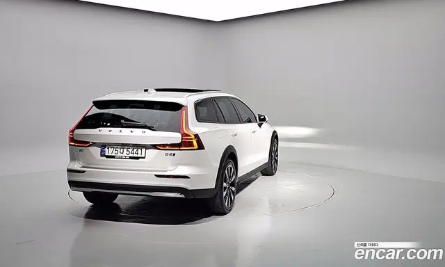Volvo V60 2024 2.0 АКПП, миниатюра 2