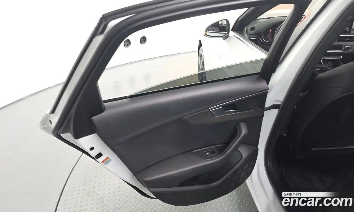 Audi A4 2019 2.0 АКПП, фото 14