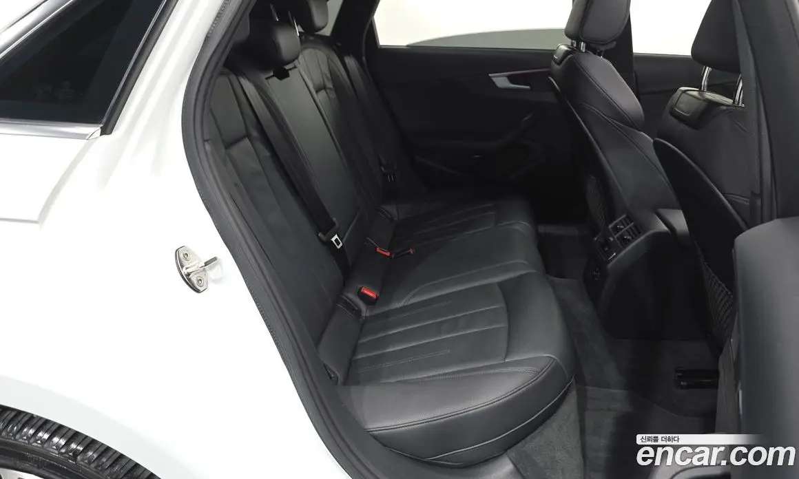 Audi A4 2019 2.0 АКПП, фото 17