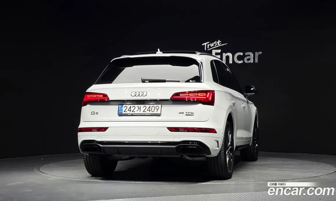 Audi Q5 2024 2.0 АКПП, фото 4