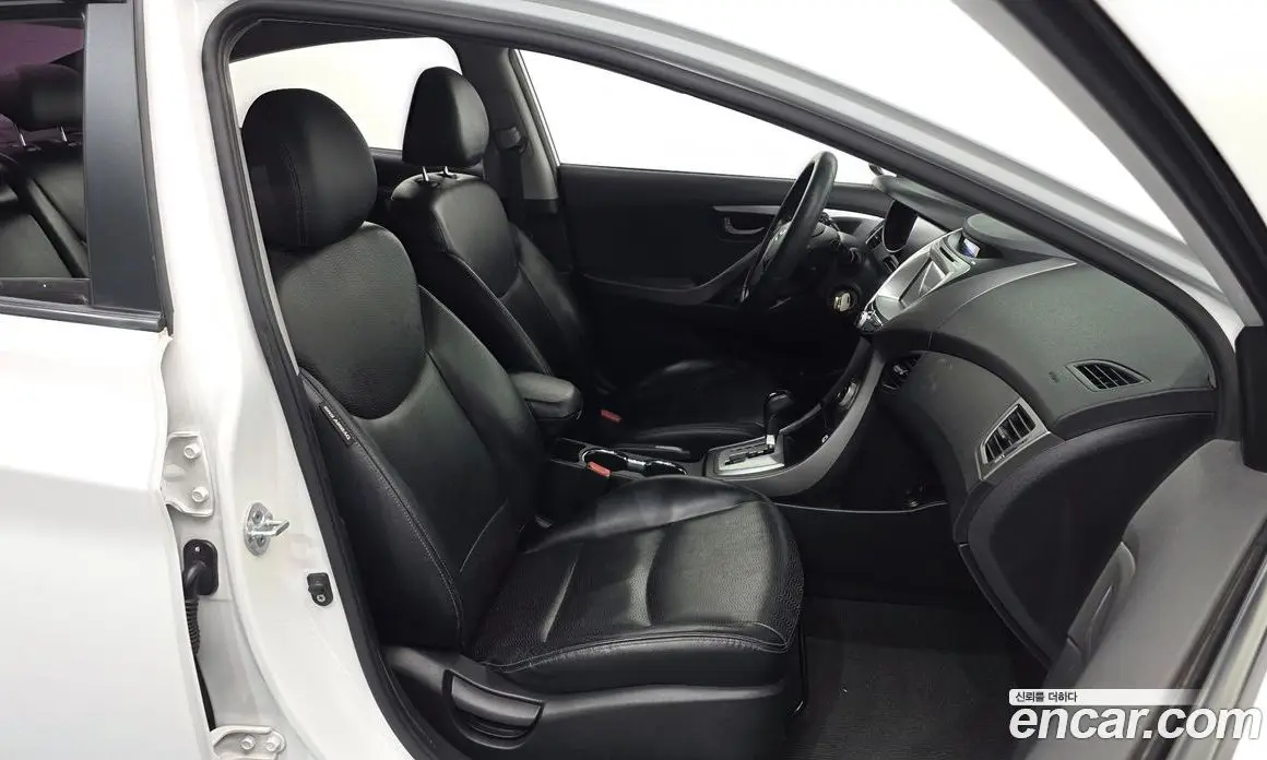 Hyundai Avante 2011 1.6 АКПП, фото 15