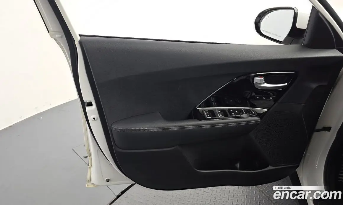 Kia Niro 2018 1.6 АКПП, фото 14