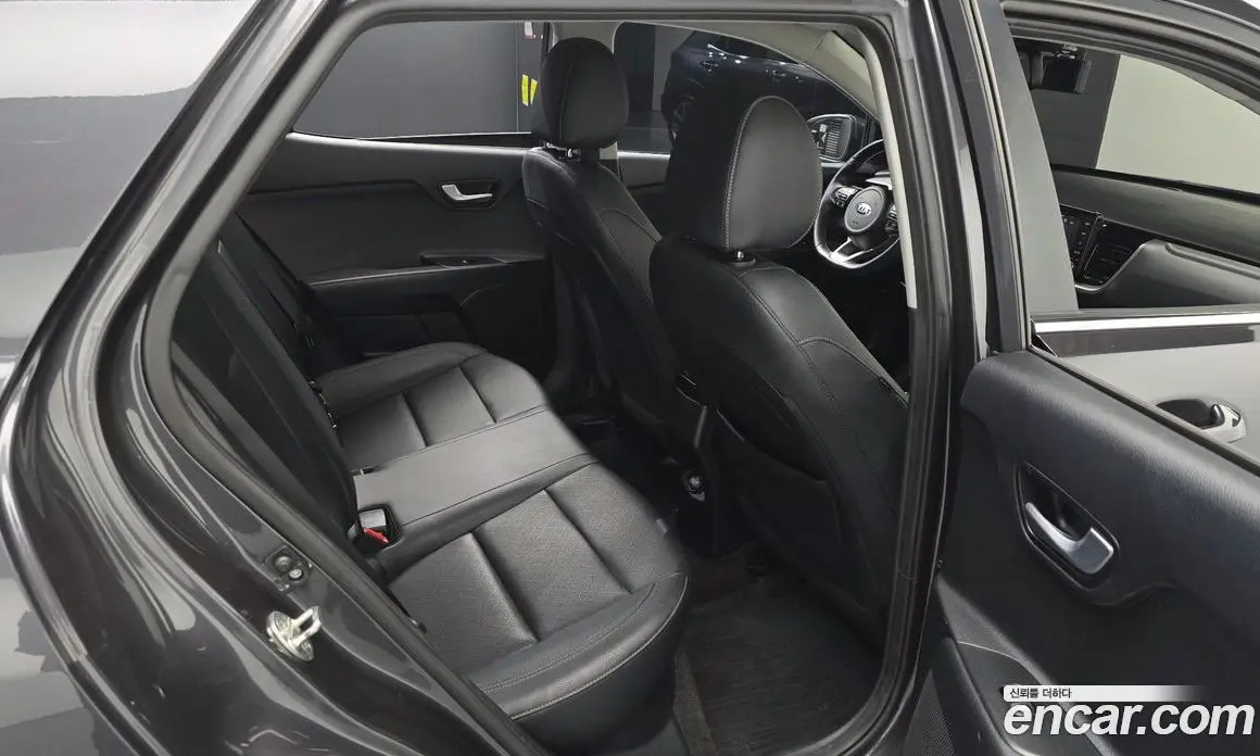 Kia Stonic 2017 1.6 АКПП, фото 11