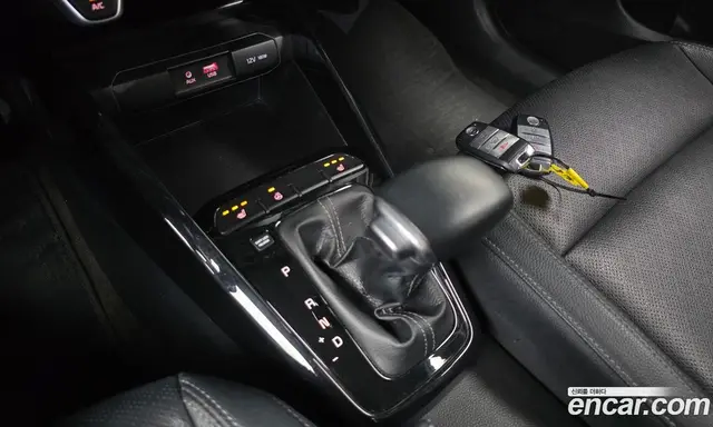 Kia Stonic 2017 1.6 АКПП, миниатюра 9