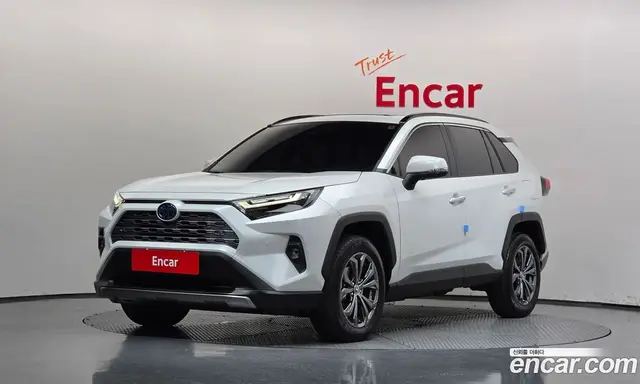 Toyota RAV4, 2024, 14 890 км