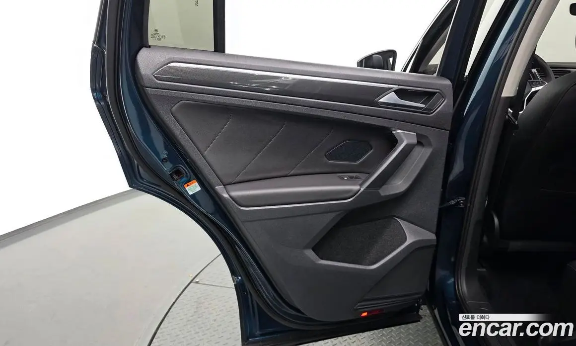 Volkswagen Tiguan 2022 2.0 АКПП, фото 15