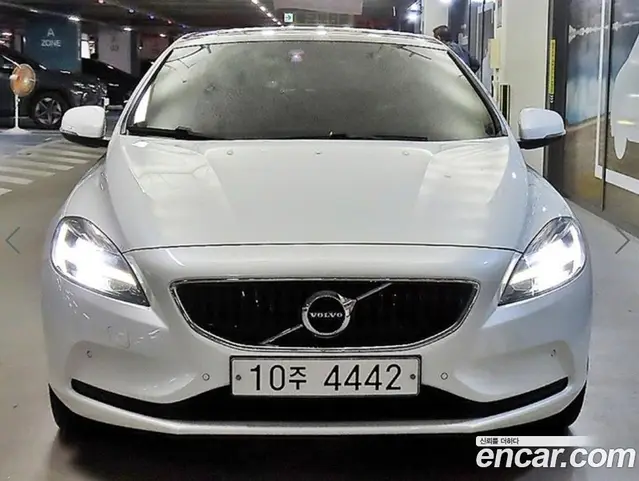 Volvo V40 2017 2.0 АКПП, миниатюра 2