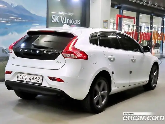 Volvo V40 2017 2.0 АКПП, миниатюра 4