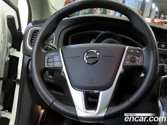 Volvo V40 2017 2.0 АКПП, миниатюра 8