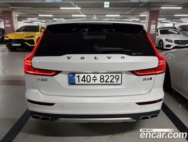 Volvo V60 2021 2.0 АКПП, миниатюра 2 Volvo V60 2021 2.0 АКПП, миниатюра 2