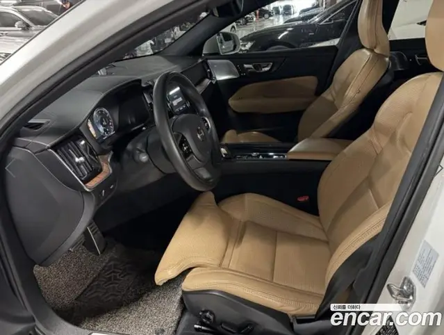Volvo V60 2021 2.0 АКПП, миниатюра 4 Volvo V60 2021 2.0 АКПП, миниатюра 4