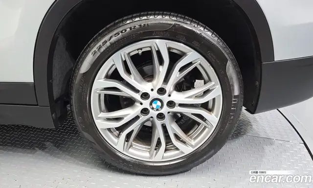 BMW X1 2019 2.0 АКПП, миниатюра 4 BMW X1 2019 2.0 АКПП, миниатюра 4
