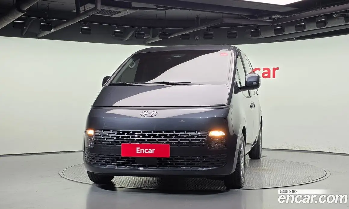 Hyundai Staria 2023 2.2 АКПП, фото 3